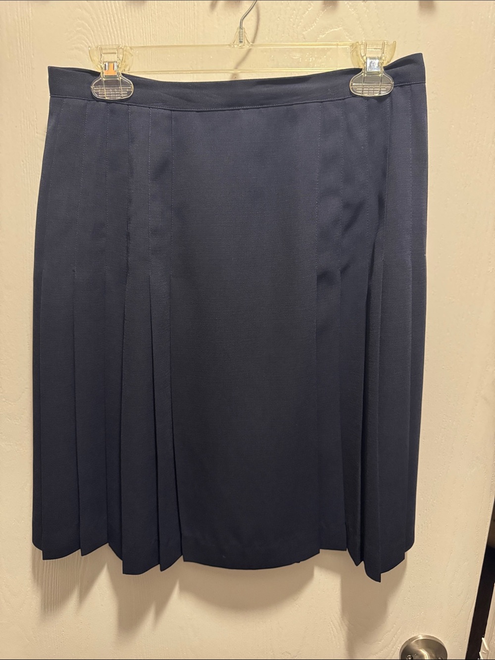 NWOT Savion Women's Navy Pleated Skirt